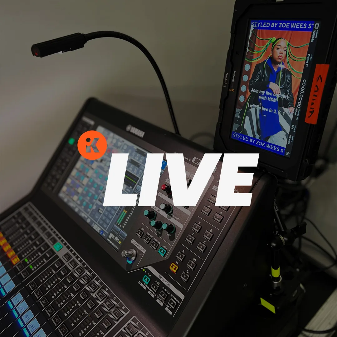 Mischpult und Kameramonitor hinter den Kulissen des H&M-Livestreams